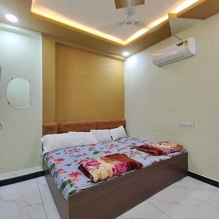 Hotel Chhavi Ujjain Extérieur photo