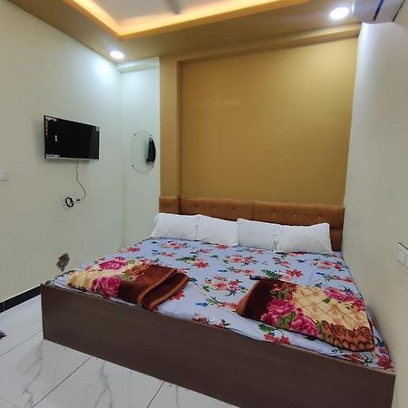 Hotel Chhavi Ujjain Extérieur photo